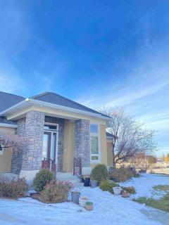 Luxury home w a View- biking and hiking near - 4