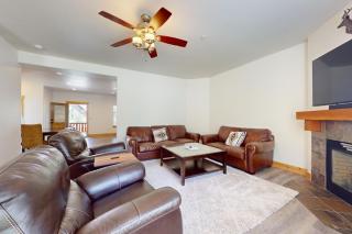 Bear Hollow Mountain Retreat - 6