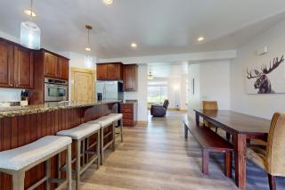 Bear Hollow Mountain Retreat - 2