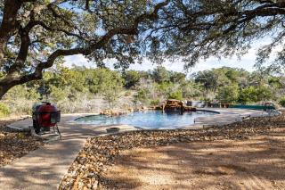 Unique Victorian Estate Pets Welcome Pool BBQ Picnic Privacy - Dripping Springs - 5