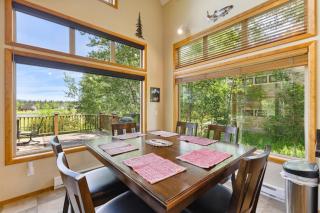 New! Cedar Chalet -on golf course, clubhouse access with gym, seasonal pool & hot tub - McCall - 8
