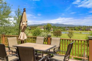 New! Cedar Chalet -on golf course, clubhouse access with gym, seasonal pool & hot tub - McCall - 7
