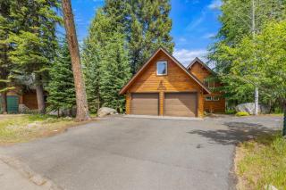 New! Cedar Chalet -on golf course, clubhouse access with gym, seasonal pool & hot tub - McCall - 4