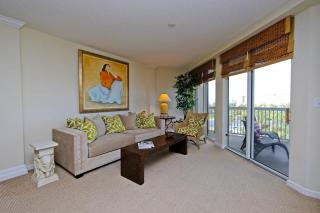 Coastal Comfort 3BR Condo Beachside Relaxation - Pawleys Island - 9