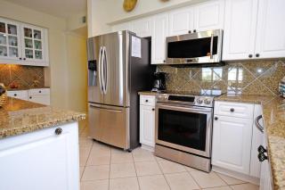 Coastal Comfort 3BR Condo Beachside Relaxation - Pawleys Island - 4