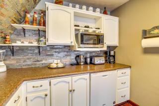 Mountain-View Cabin in Pinetop with Fire Pit and Yard - 1