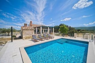 Family friendly house with a swimming pool Pucisca, Brac - 21499 - 2