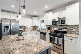 Luxe Getaway Home W Heated Pool & Firepit - Scottsdale - 3