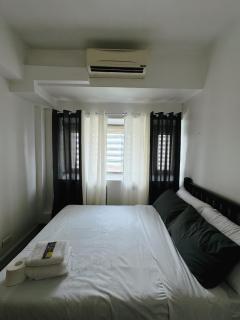 Greay Condo In BGC Taguig near Burgos Circle - Manila - 1
