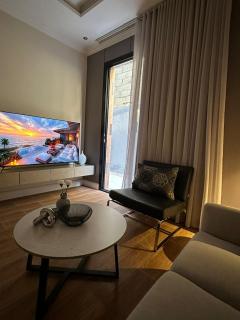 استديو بتجربه فريده مع جلسه خارجيه - Riad - 6