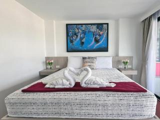 Bliss Patong - 2Br Sea View Condo - Roof Top Pool - Patong - 3