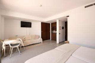 Aparthotel Centric - Castelldefels - 1