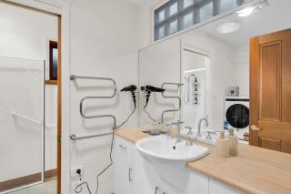 Manee's On Elphin - Launceston - 9