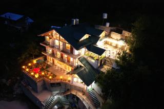 Trimounts-A Boutique Hotel & Wellnes Center in Tirthan Valley - Banjār - 0