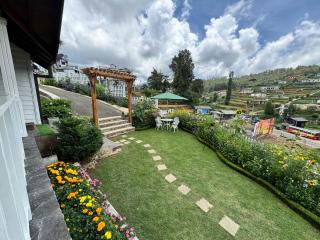 The Tapherini Bungalow - 9