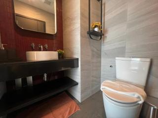 Downtown Chic Condo Rooftop Pool #ES13810 - 3