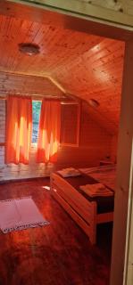 Holiday Lake House - - 5