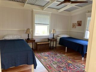 Newly Renovated Farmhouse in Kealakekua - 6