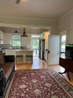 Newly Renovated Farmhouse in Kealakekua - 7