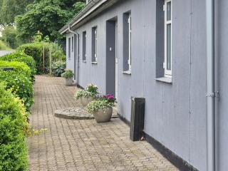 Værelse, spiseområde, tv-stue og eget bad på landet - Kværndrup - 0
