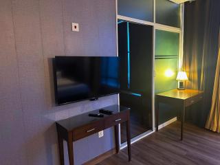 Luxury Apartment in DHA Phase 8, Near Allama Iqbal International Airport - Lahore - 7