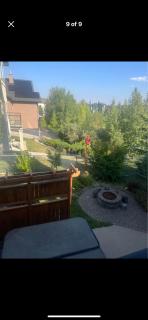 Furnished Walkout Big Basement with 2 Bed and 1 Bath - Calgary - 1
