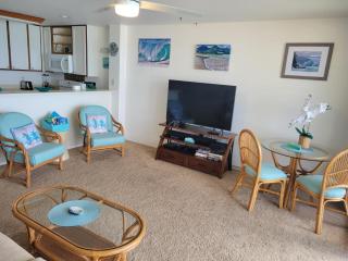 Stunning Oceanfront Condo - The Seashore Hideaway, Wailua Bay View, Unit 208, Kapaa - 7