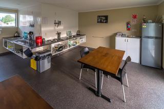 Parklands Motel & Apartments Te Anau - Te Anau - 9