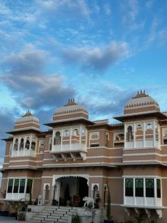 Mahendra Niwas - - 0