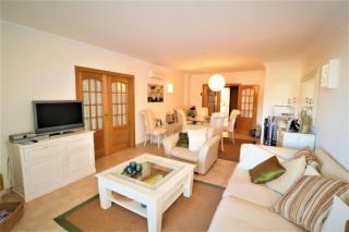 Stylish 2BR Apartment with Pool Parking & WiFi - Albufeira - 6