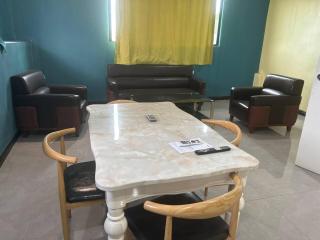 Sunset Serenity Retreat in Ranadi-Free High Speed Wifi near great coffee Bar 2Beds Apt - 4