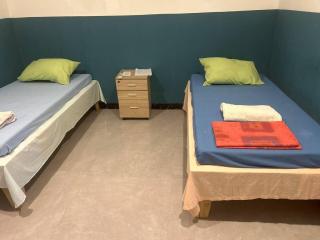 Sunset Retreat Sleeps 4 with Wi-Fi - 7