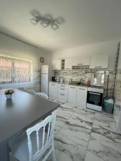 Pensiunea CAV - Novaci-Străini - 1