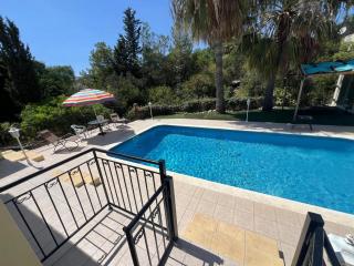 4 bedroom bungalow - huge outdoor ! Private pool ! - Peyia - 2