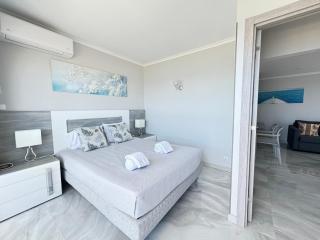 Top Ocean View Apartment - amazing sunset - modern style - pool & 200m to beach - 6