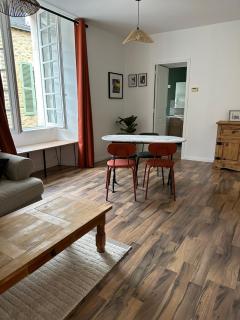 Authentique Lavallois T3 au cœur du vieux Laval - Laval - 0