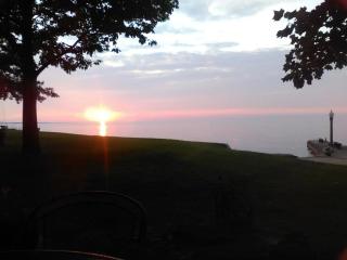 Historic Lakefront Gettaway with Canoe! - Webster - 1