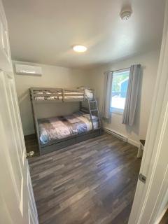 The Hideaway Cottage with Private trails - 3