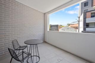 Modern 2BD in Trendy Inner West - Sydney - 8