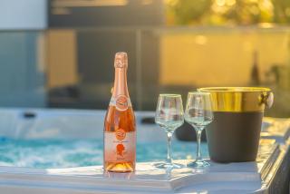 "Golden Sky" Baby Villa with Jacuzzi - 8