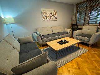 Idealapartments LLC 8 - Prishtinë - 0