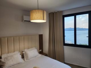 White Residence 3 Suite - Sarandë - 1