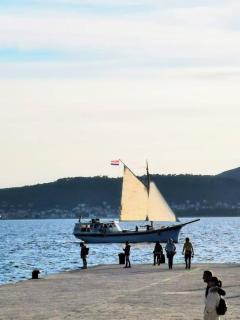 Ship Dolin - with view to Zadar Old town - Zadar - 6