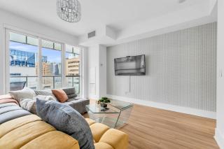 Estate 1 Bedroom Condo Front Street West - 8