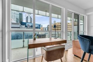 Estate 1 Bedroom Condo Front Street West - 5