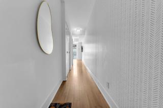 Estate 1 Bedroom Condo Front Street West - 3