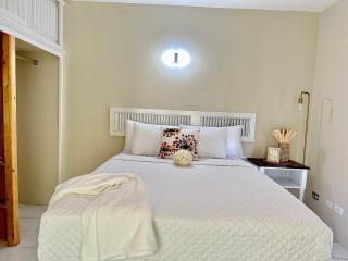 Falcon Views - Airport Transportation Available-Security-Gated - 1