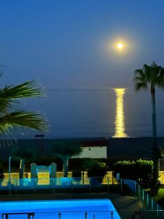 Beachfront & Sea View Holiday Apartment - Sea, Mountains and City Right in Front of You - Bahia de Casares - 9