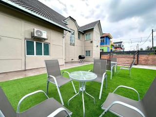 BNB Country Homestay, Rawang - 16 pax, pool, huge garden - Rawang - 9