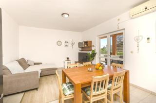 Apartments Sanja - Tribunj - 5